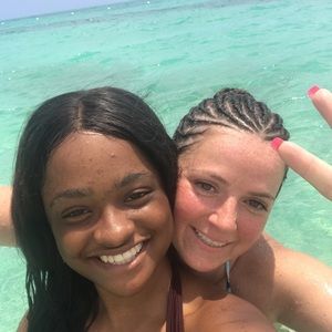 Meet your Posher, Jenny